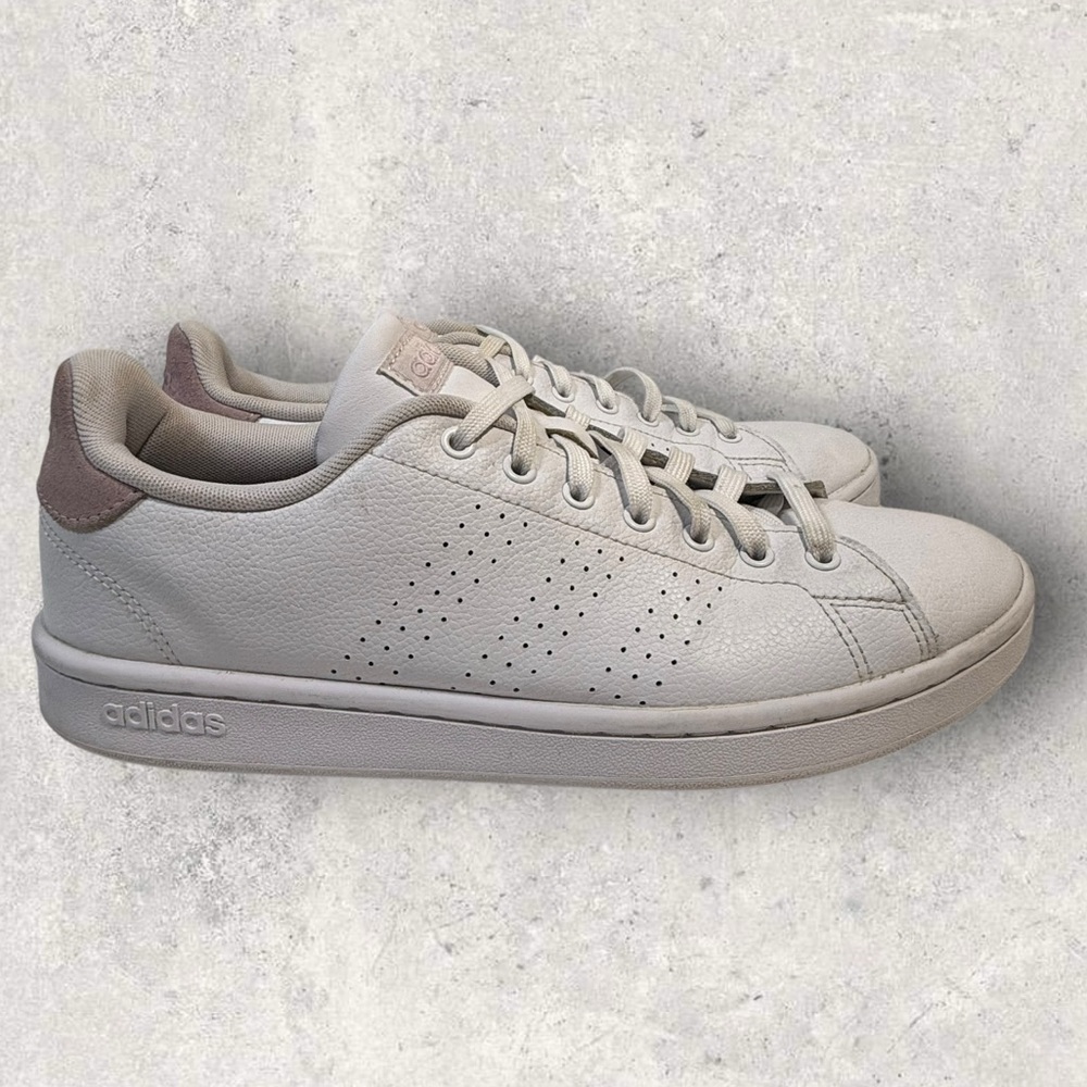 Women’s Adidas Advantage size 10.5